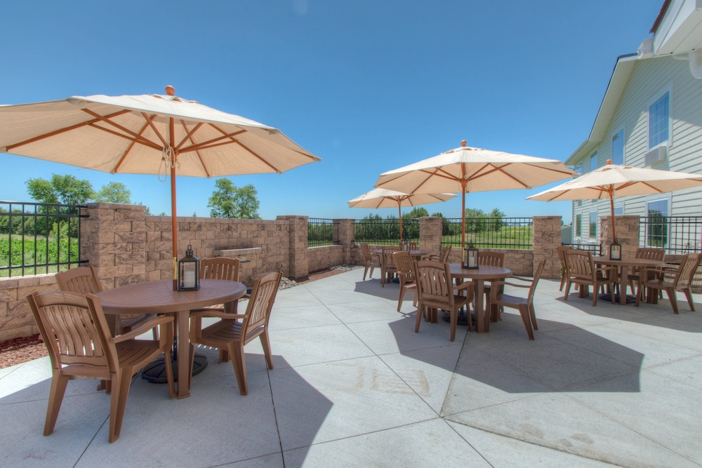 Cobblestone Inn and Suites Holyoke - photo 44