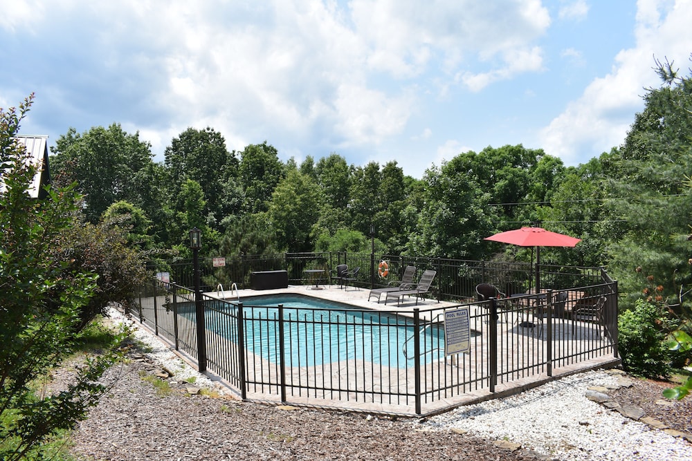 Bear Creek Lodge Cabin Resort - photo 92