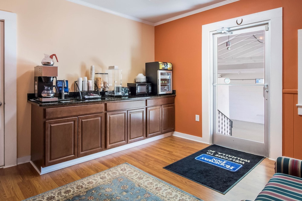 Rodeway Inn & Suites Walhalla - photo 23