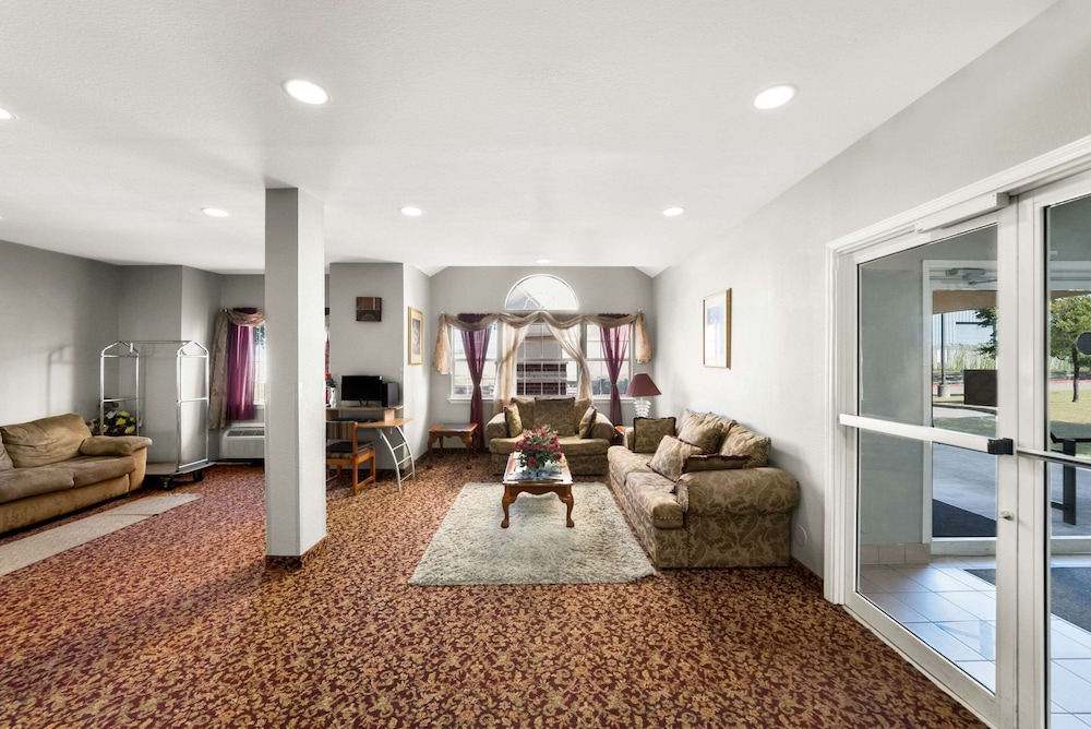 Econo Lodge Inn & Suites Mesquite Dallas East - photo 5