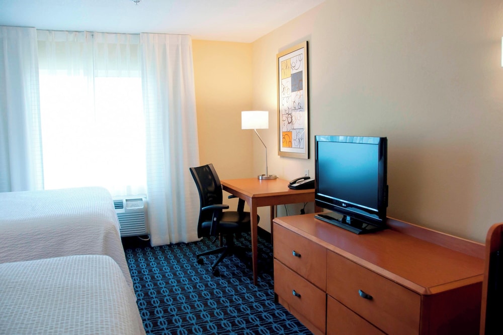 Fairfield Inn & Suites by Marriott Ames - photo 7