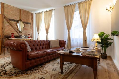 Apartament przy Czarnej Bramie — 4-Star Luxury Hotel in Klodzko, Poland