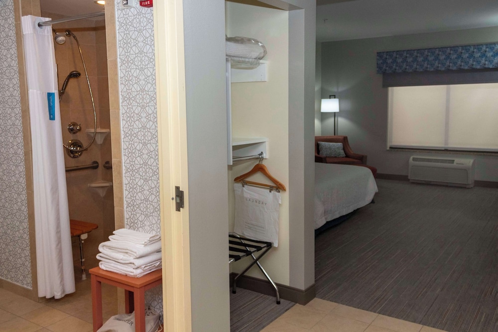 Hampton Inn & Suites Riverton - photo 26