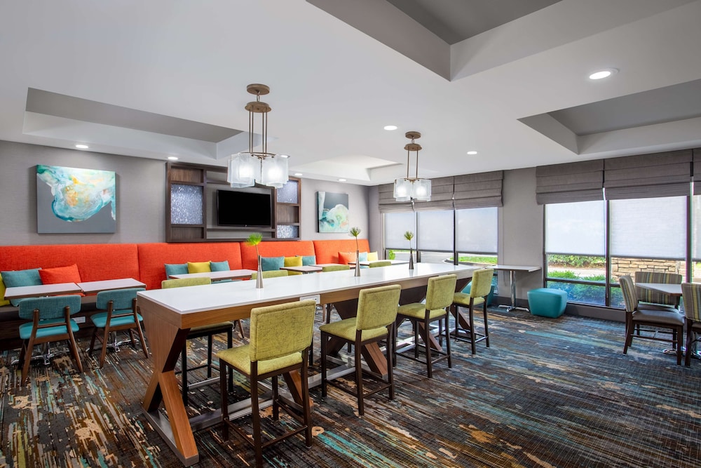 Hampton Inn Iowa City Coralville - photo 27