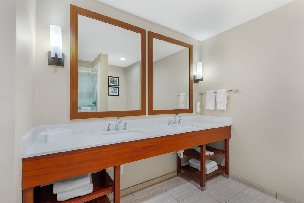 Comfort Suites Greensboro High Point - photo 14
