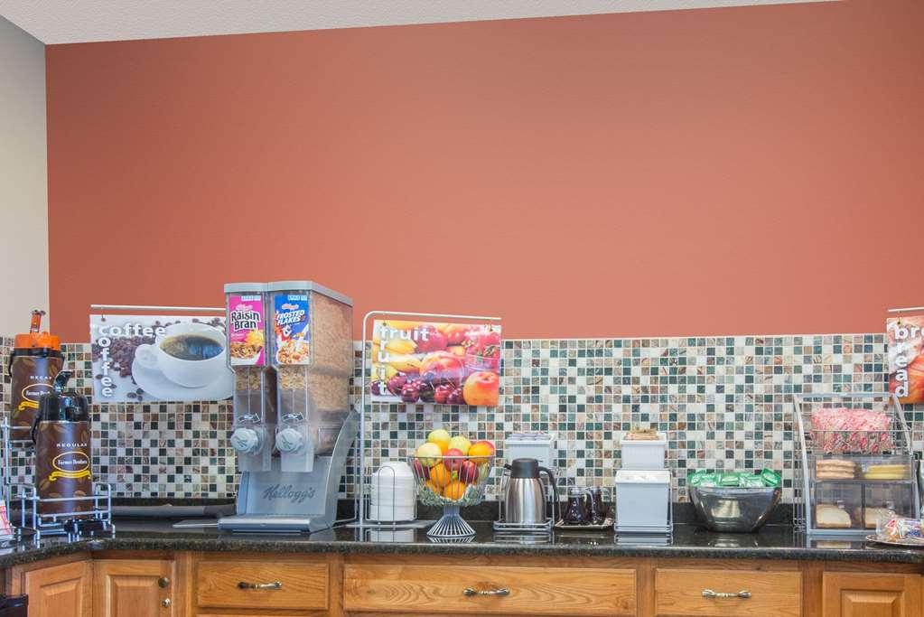 Super 8 by Wyndham Youngstown Austintown - photo 13