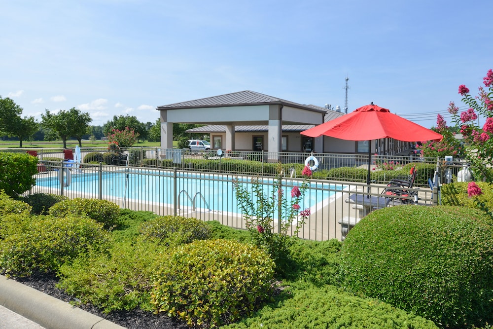 Briarwood Inn Of Geneva - featured photo