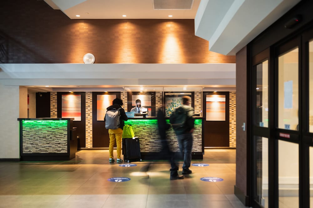 Embassy Suites by Hilton Piscataway Somerset - photo 4