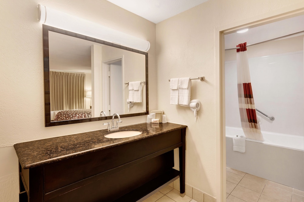Red Roof Inn Gulfport Biloxi Airport - photo 20