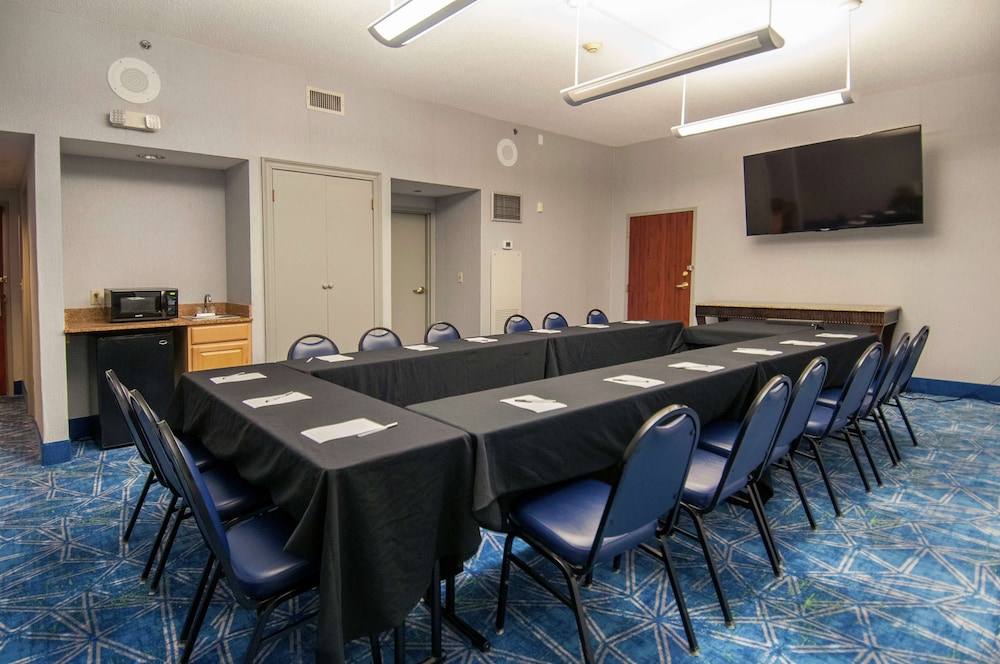 Hampton Inn Metairie - photo 34