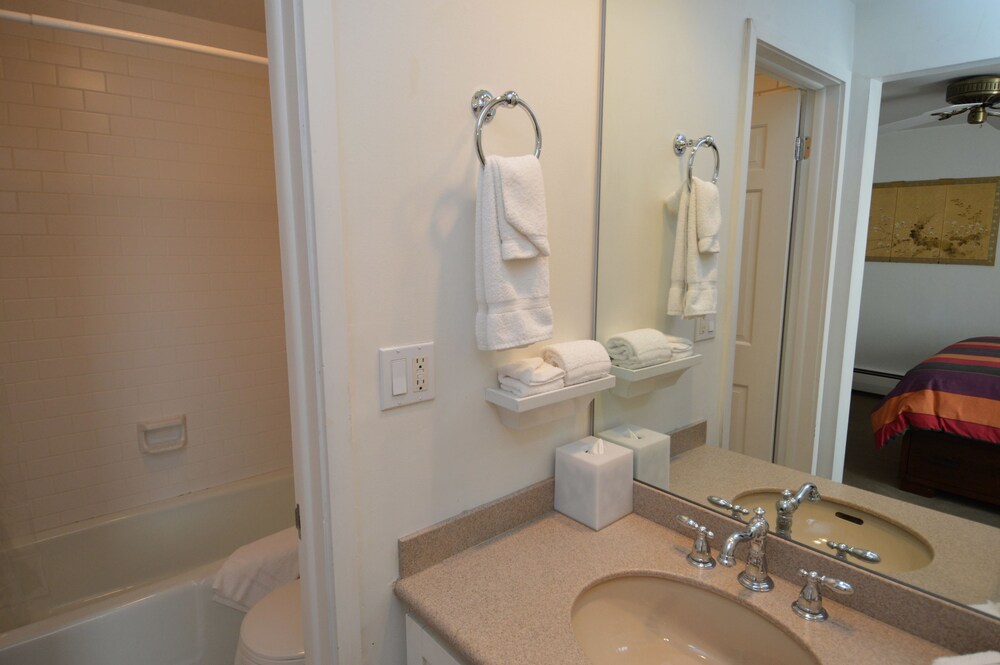 Old Hundred by Frias Properties - photo 22
