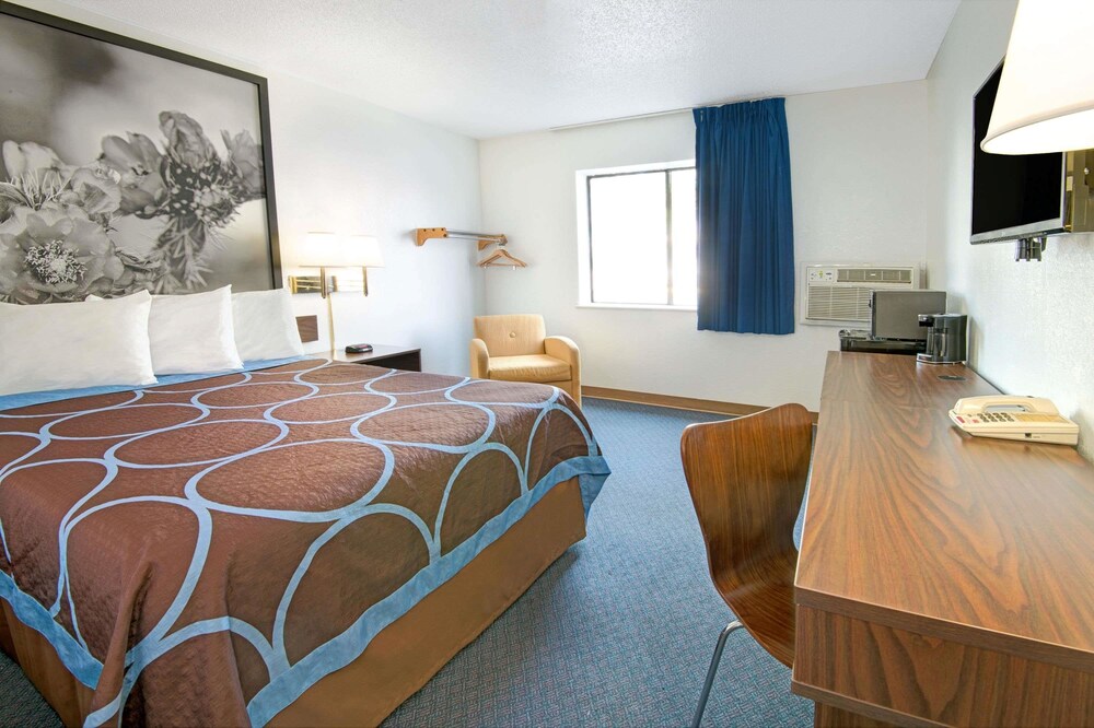 Super 8 by Wyndham Las Cruces University Area - photo 6
