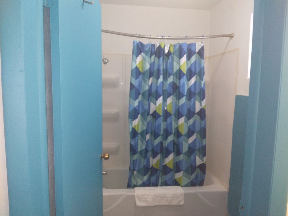 Capri Motel - photo 10
