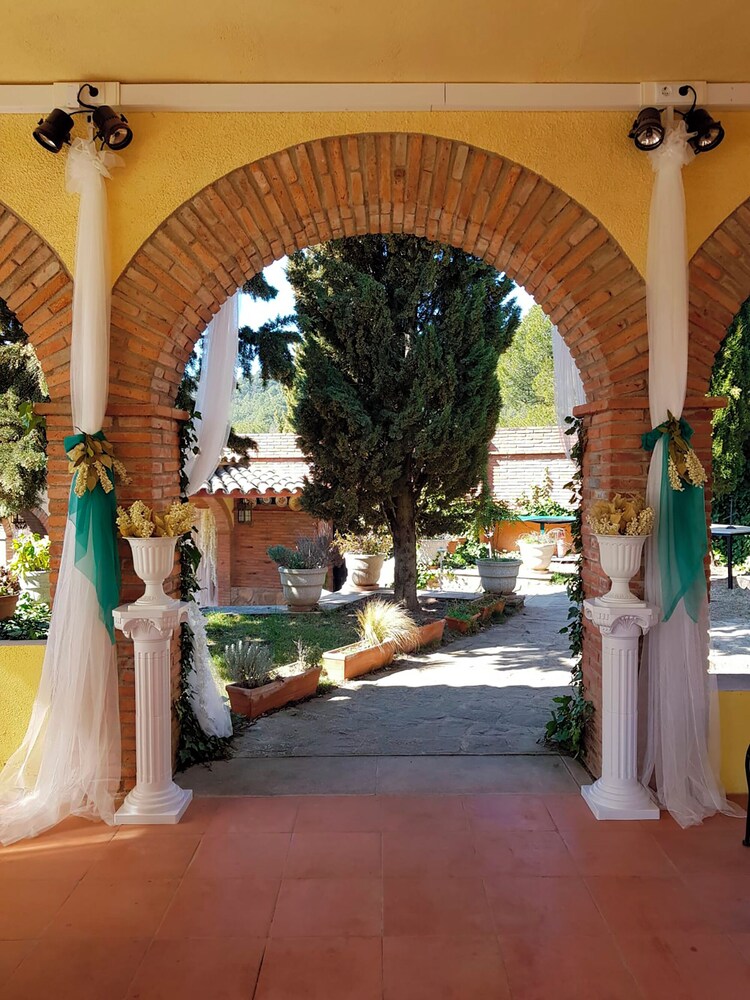 Fortaleza Medieval La Manyosa pet-friendly hotel Granera