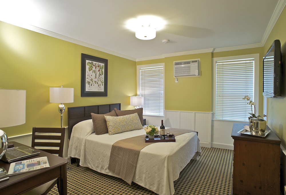 Concord's Colonial Inn - photo 10