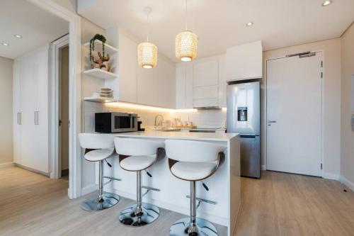 Luxury Getaway at 32 Napier