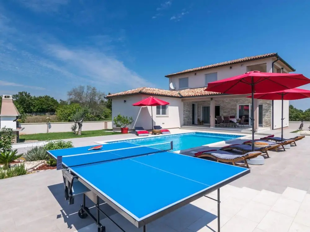 Villa Lena — 4-Star Luxury Hotel in Marcana, Croatia