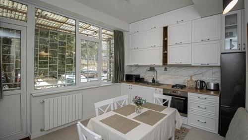Elegant 1BR Vake Apt for 3 By Wehost