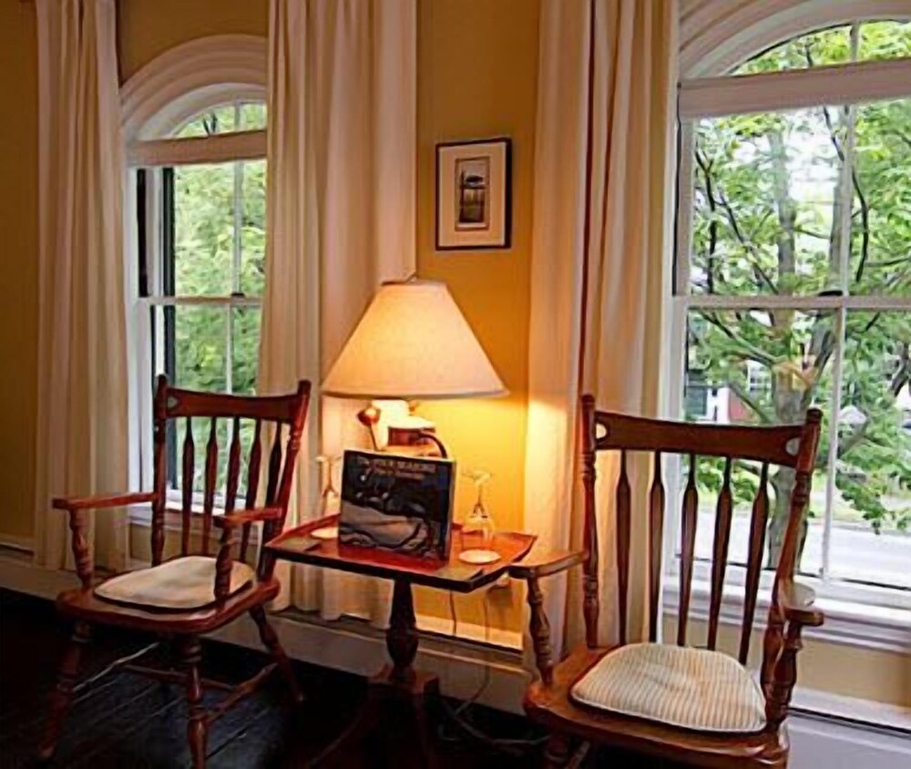 Ardmore Inn - photo 12