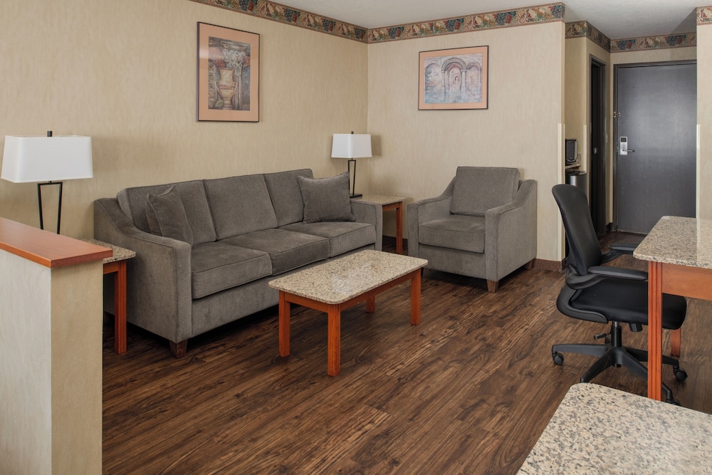 Ashley Inn of Tillamook - photo 9