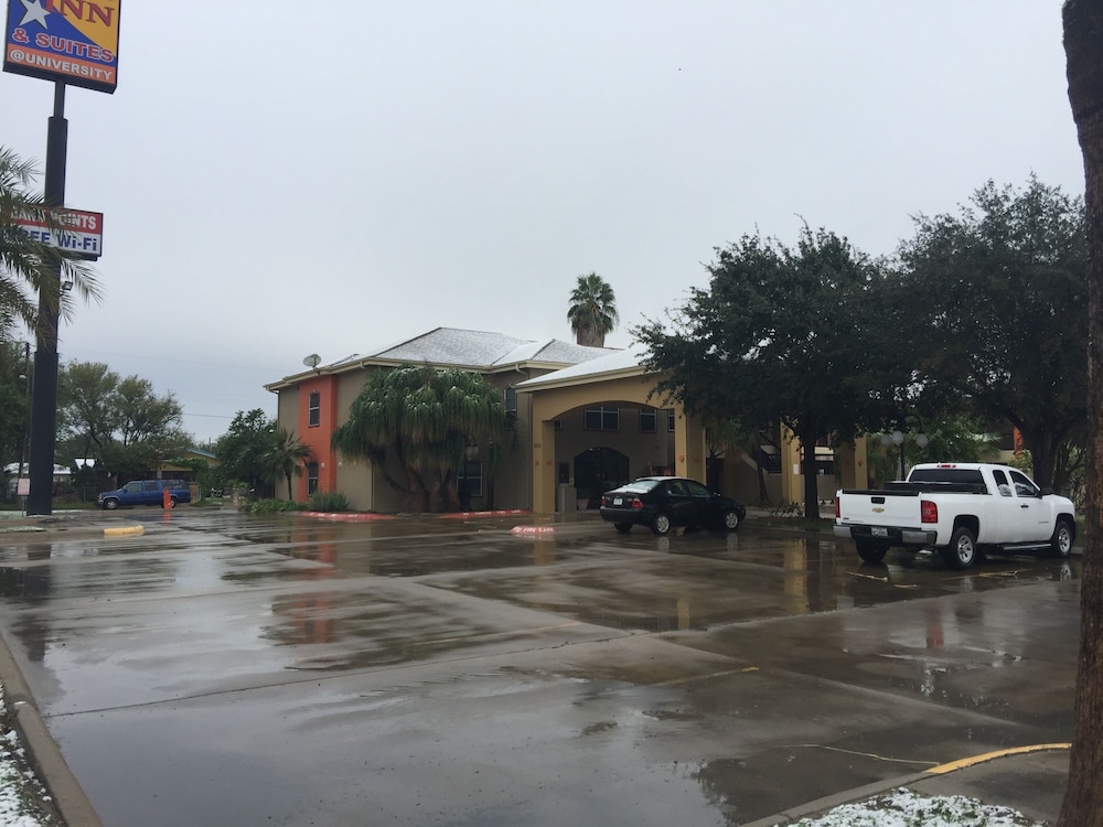 Texas Inn and Suites City Center at University Dr. - photo 36