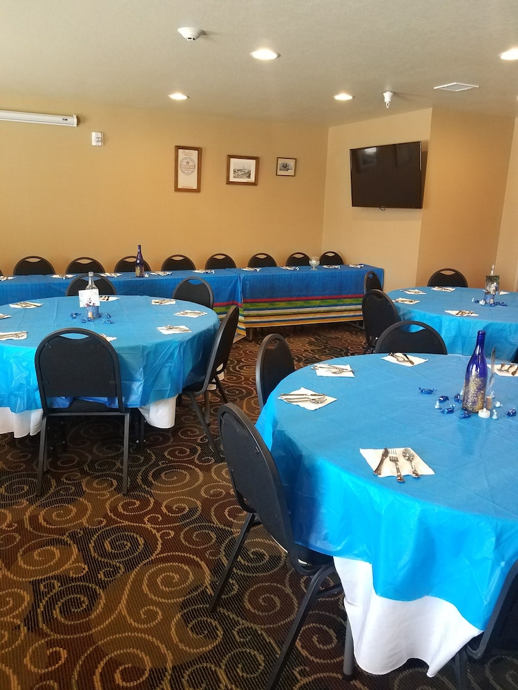 Cobblestone Inn & Suites Schuyler - photo 53