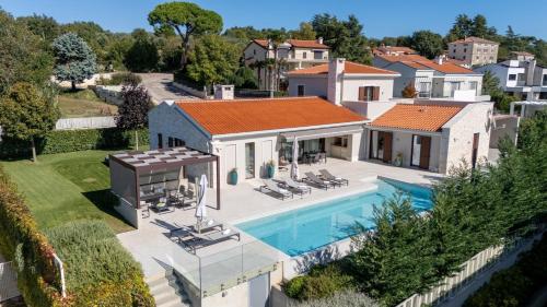 Villa Efa by Villas Holiday — 4-Star Luxury Hotel in Visignano, Croatia
