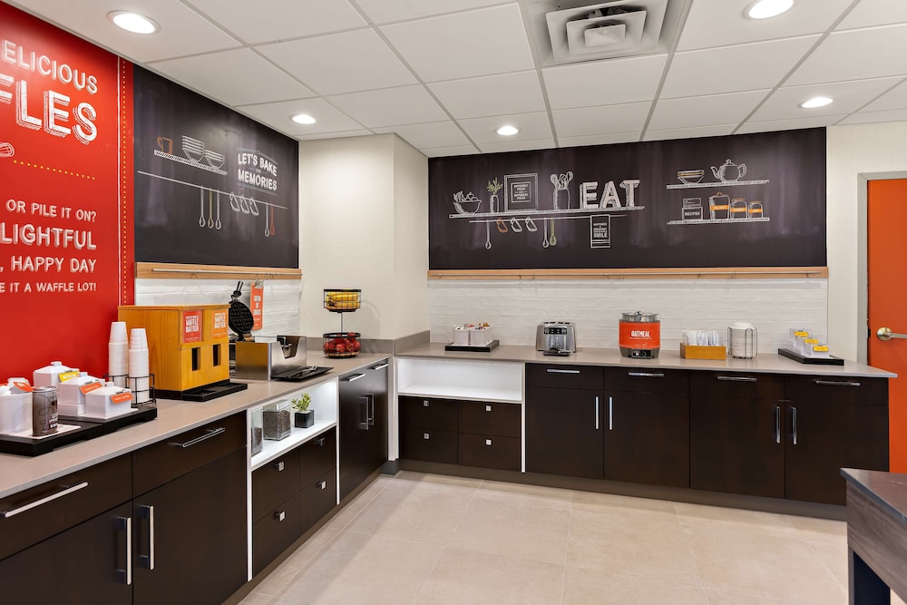 Hampton Inn & Suites by Hilton Petoskey - photo 62