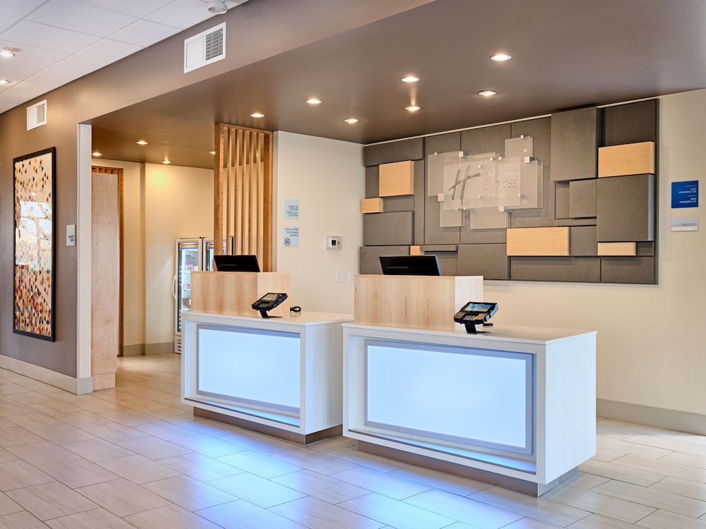 Holiday Inn Express & Suites Salem North Keizer by IHG - photo 24