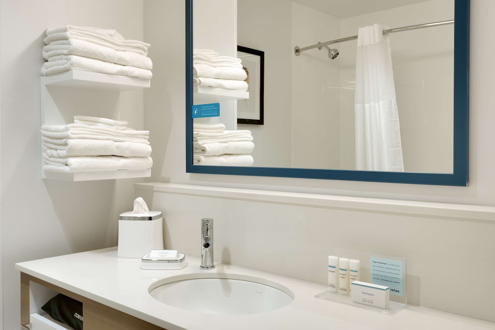 Hampton Inn & Suites Rexburg - photo 17