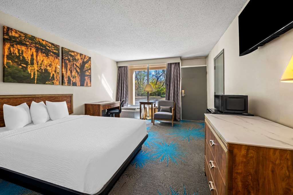 Days Inn by Wyndham Dubuque - photo 19
