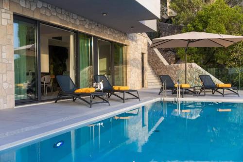Brand New Contemporary Villa With Infinity Pool