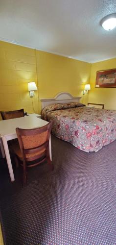 Deluxe Inn Jasper - photo 3