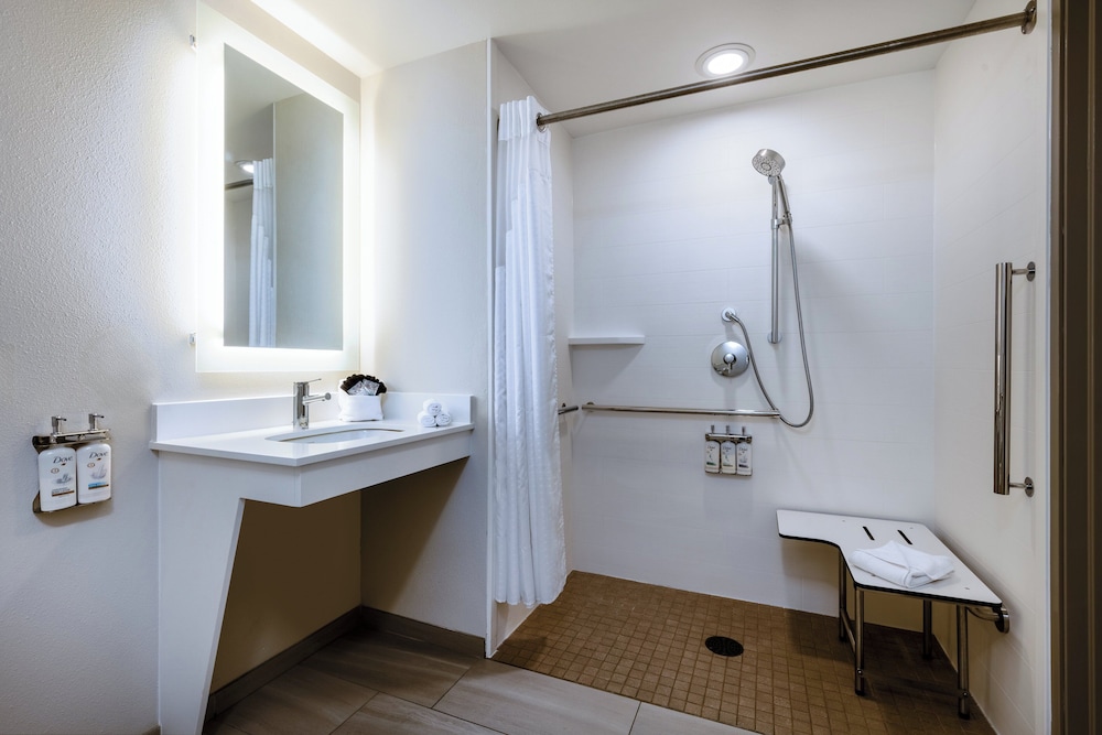 Holiday Inn Express Hotel & Suites Missoula by IHG - photo 13