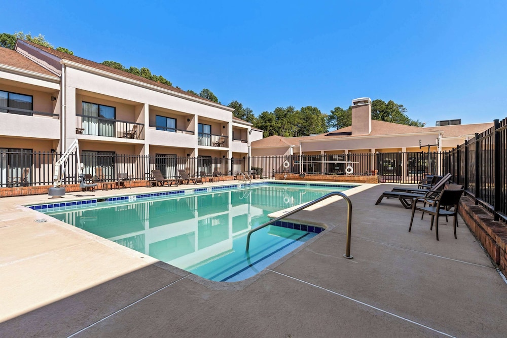 Comfort Inn Roswell Dunwoody - photo 24