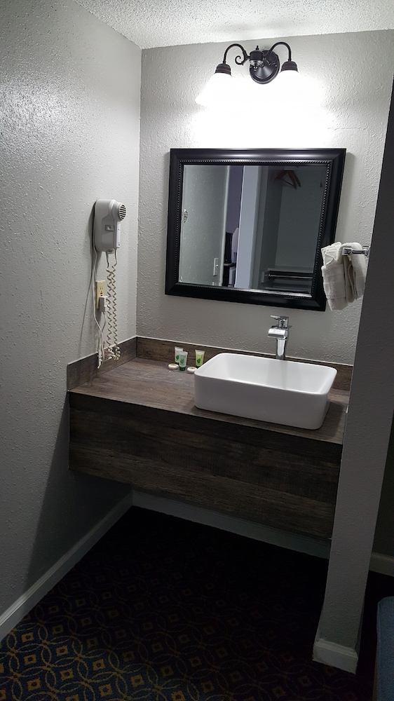 Lake Ridge Hotel - photo 53