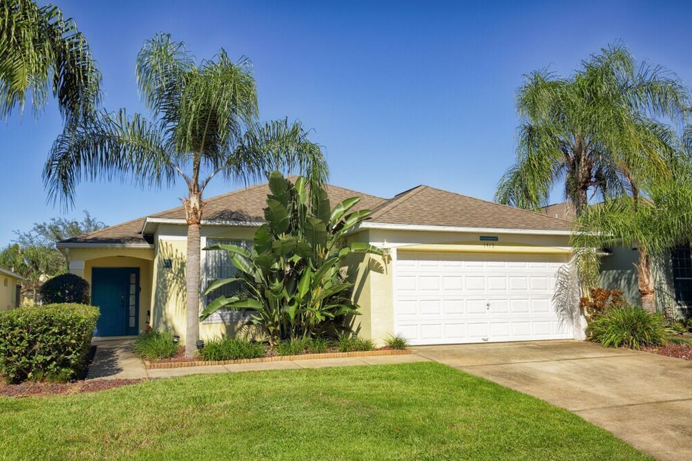 Pretty & Peaceful Golf Resort Gated Home w Pool - carbon neutral hotel in Haines