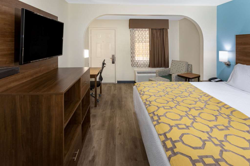 Baymont by Wyndham Biloxi Ocean Springs - photo 18