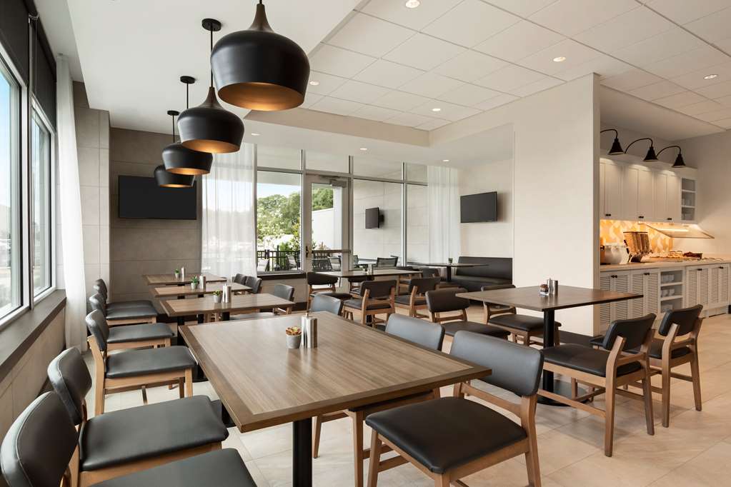 Hyatt Place Virginia Beach Town Center in Virginia Beach, United States