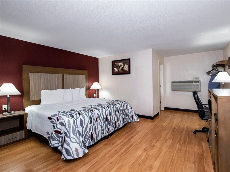 Red Roof Inn Neptune Jersey Shore - photo 3