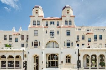 The Palm Beach Hotel - photo 2