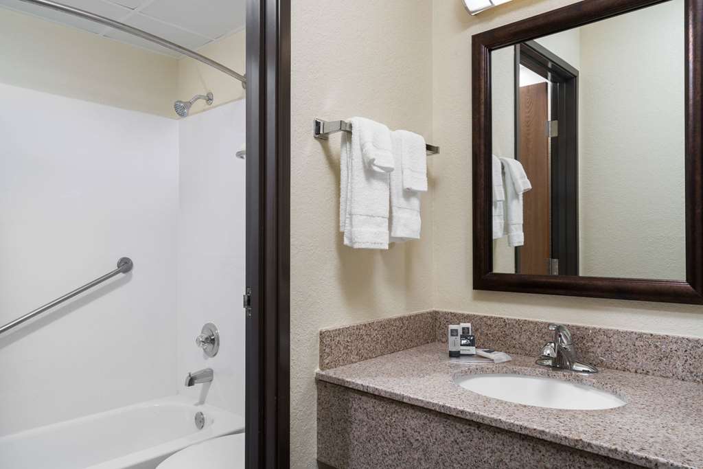 AmericInn by Wyndham Lake City - photo 23