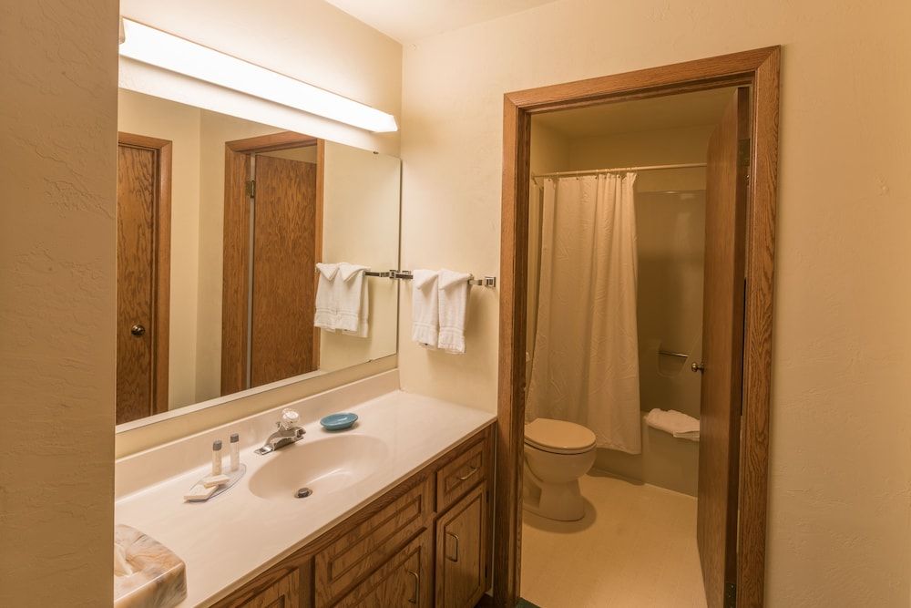 Somerset Inn & Suites - photo 15