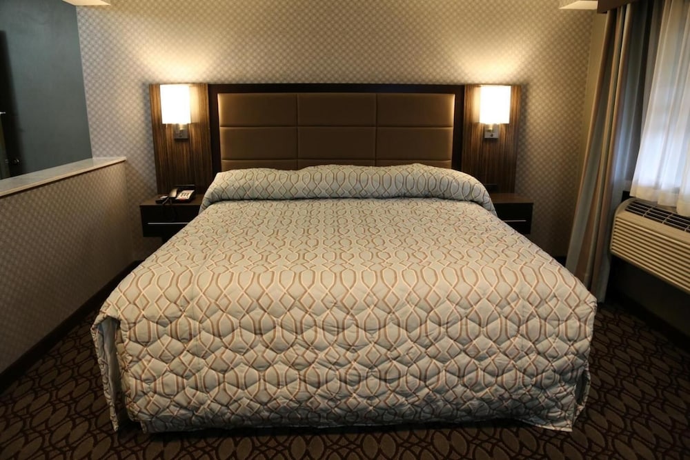 Red Carpet Inn Elmwood Park - photo 7