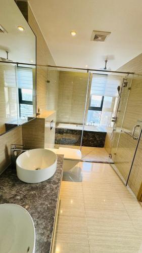 Executive Catchy Apartment With Scenic Views And Heated Swimming Pool