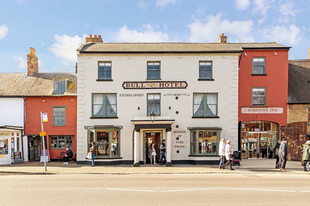 The Bull Hotel — hotel in Olney