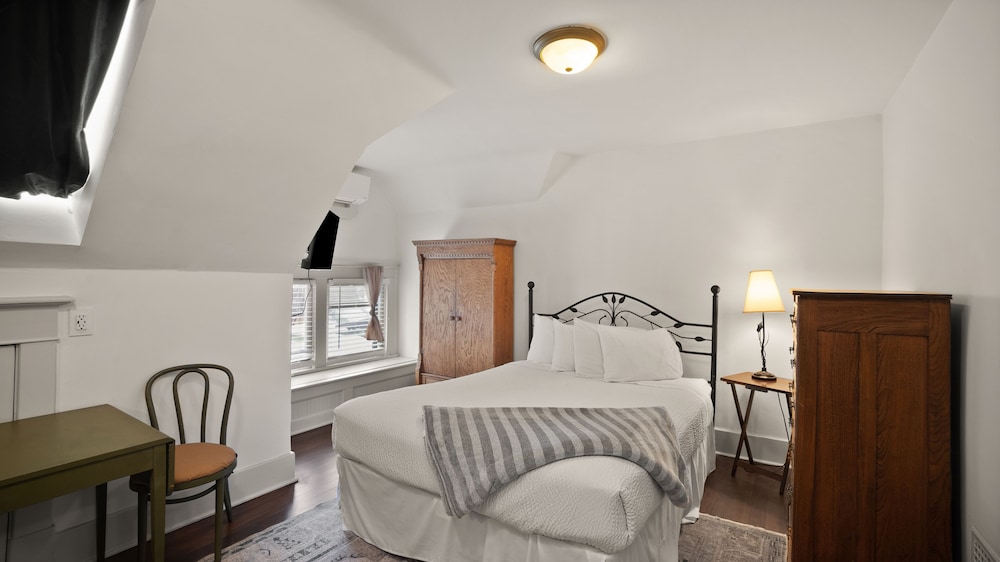 Greenbriar Inn - photo 4