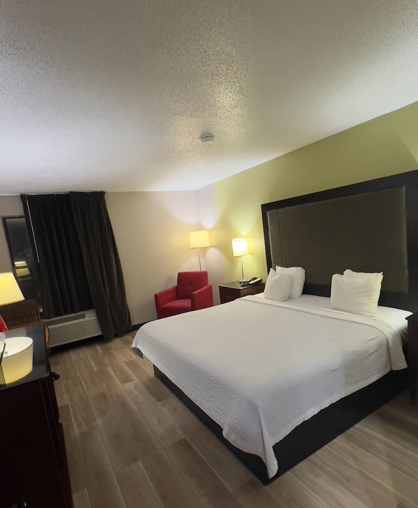 Days Inn by Wyndham Great Lakes Naval Base - photo 12
