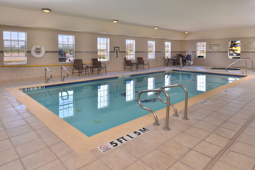 Hampton Inn Van Horn - photo 18