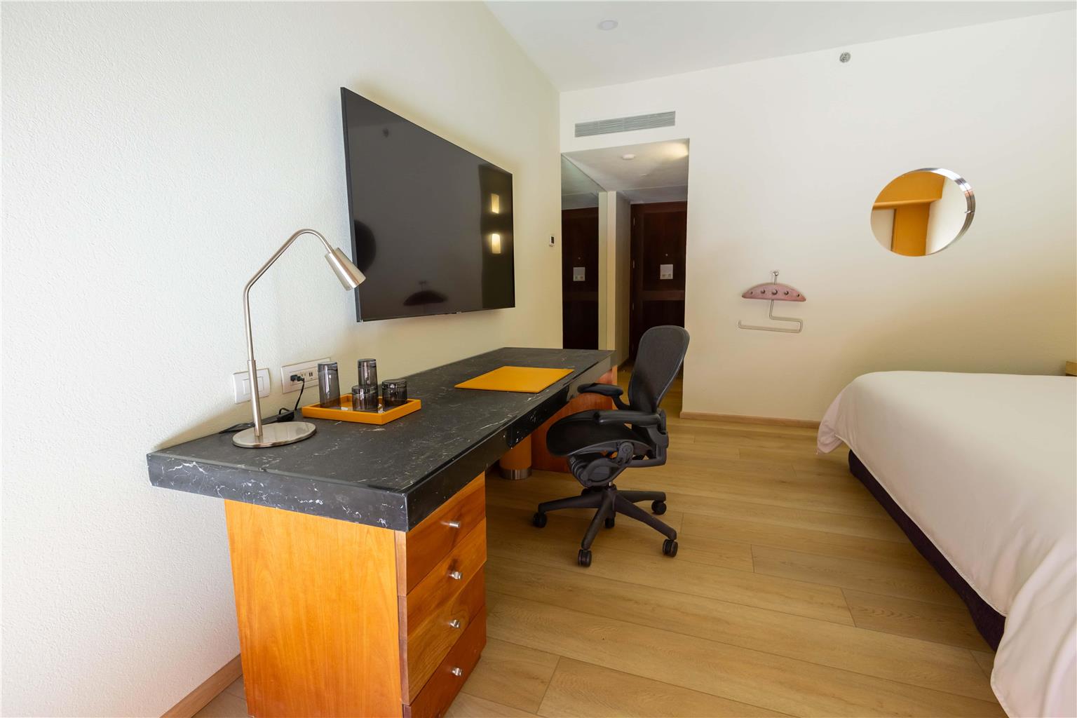 BMONTV ROOM